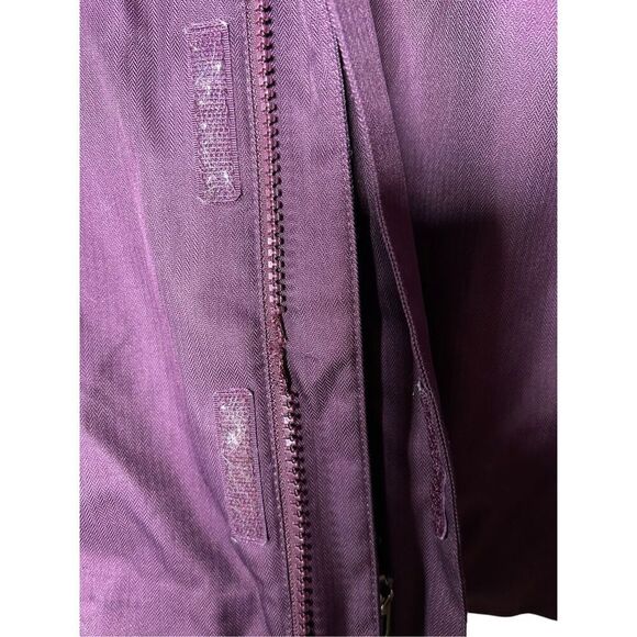 Patagonia Women's Purple Ski Jacket with Pink Highlights - Picture 12 of 13
